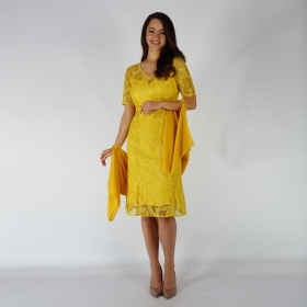 Официална дантелена жълта дамска рокля с къс ръкав  20724