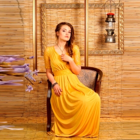 Дълга официална жълта рокля от трико масло с дантела 20403 Ж